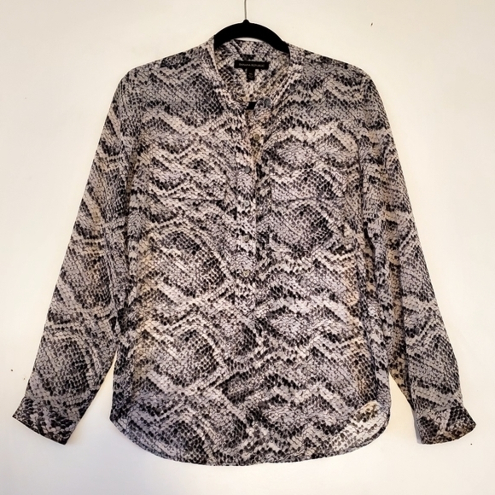 Banana Republic Snakeskin Look Button Down Dressy Blouse Shirt Size XS NWOT